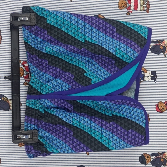 Under Armour Womens lined geometric purple & blue casual running shorts SZ Med - Picture 3 of 6